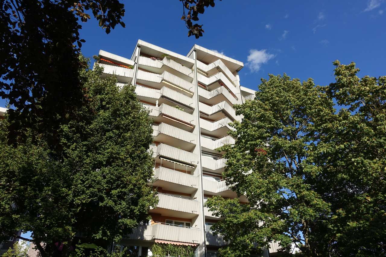 Hübsche 2-Zimmerwohnung mit sonnigem Balkon, Freiherr-von-Varnbüler-Str. 10, 71282 Hemmingen Hübsche 2-Zimmerwohnung mit sonnigem Balkon, Freiherr-von-Varnbüler-Str. 10, 71282 Hemmingen