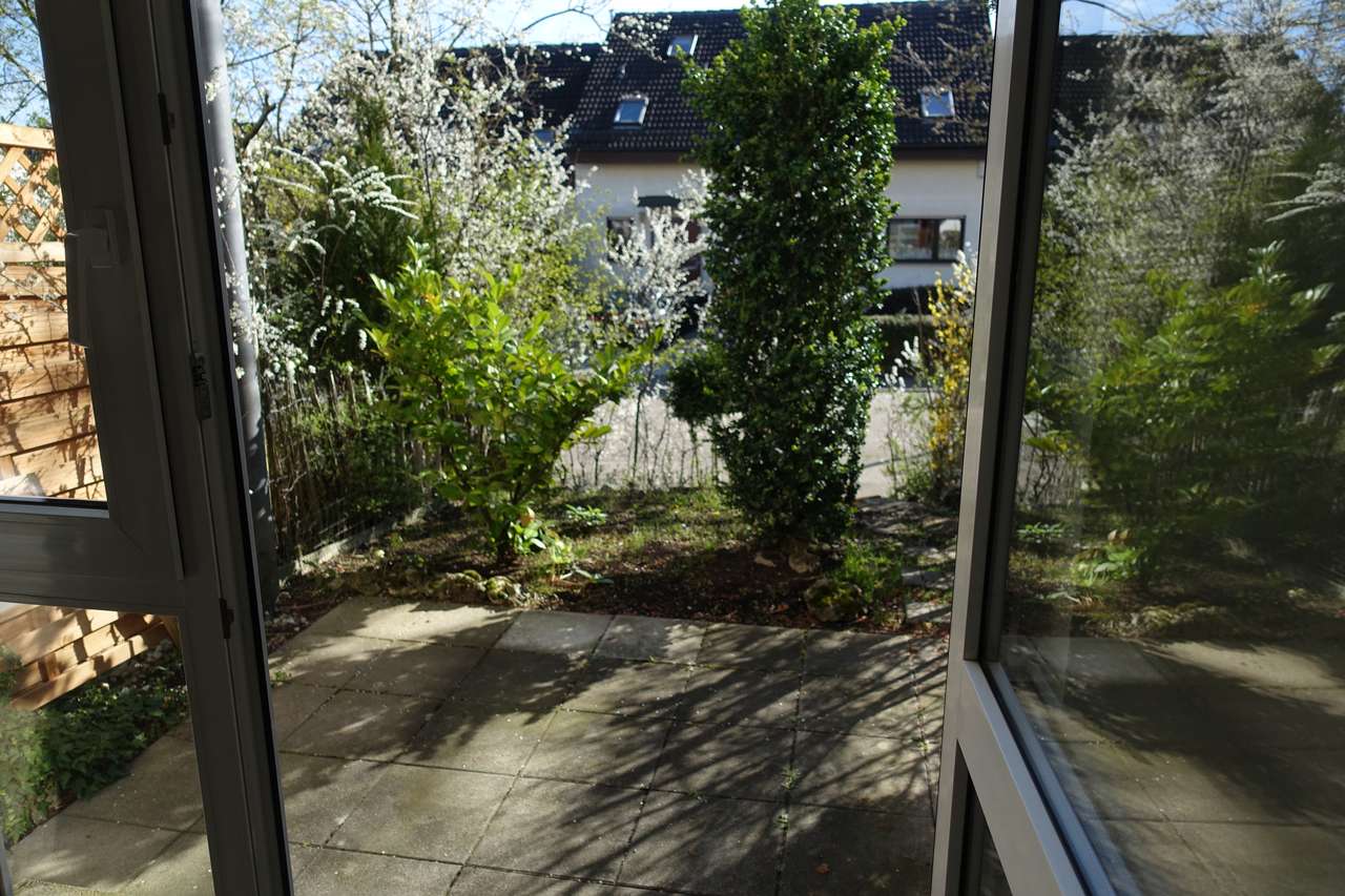 Terrasse mit Gartenanteil